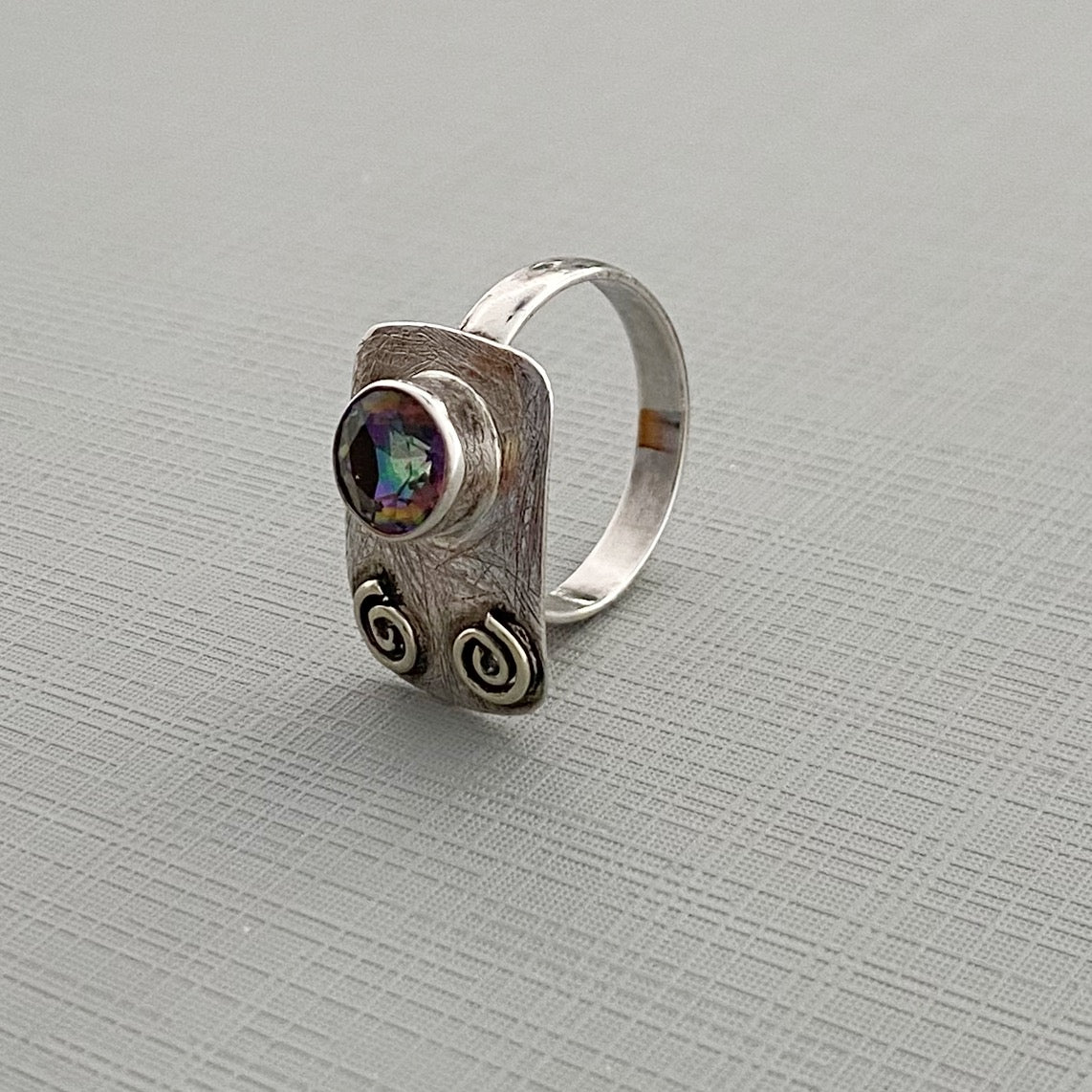 MYSTIC TOPAZ ART ring