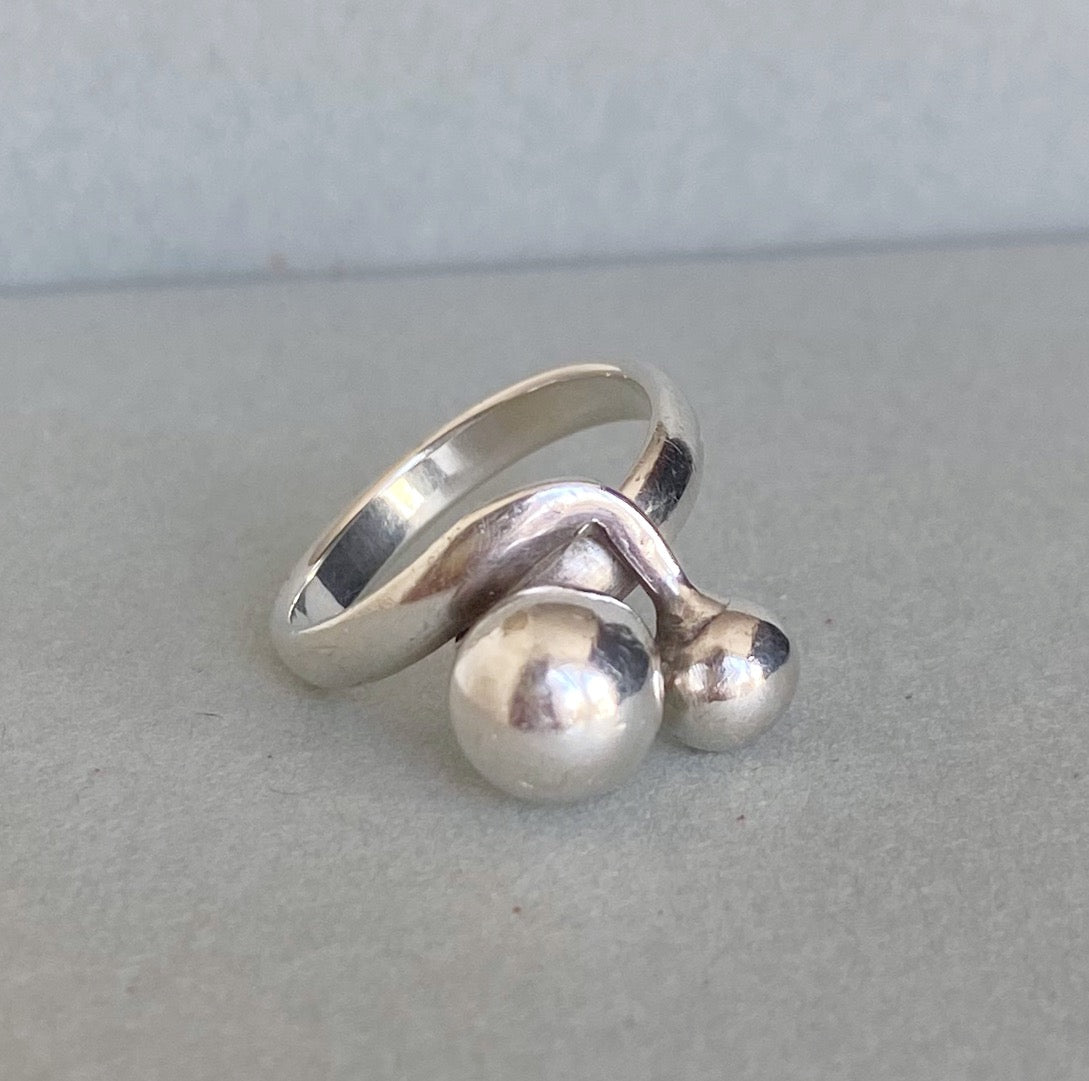 SILVER MOONS ring