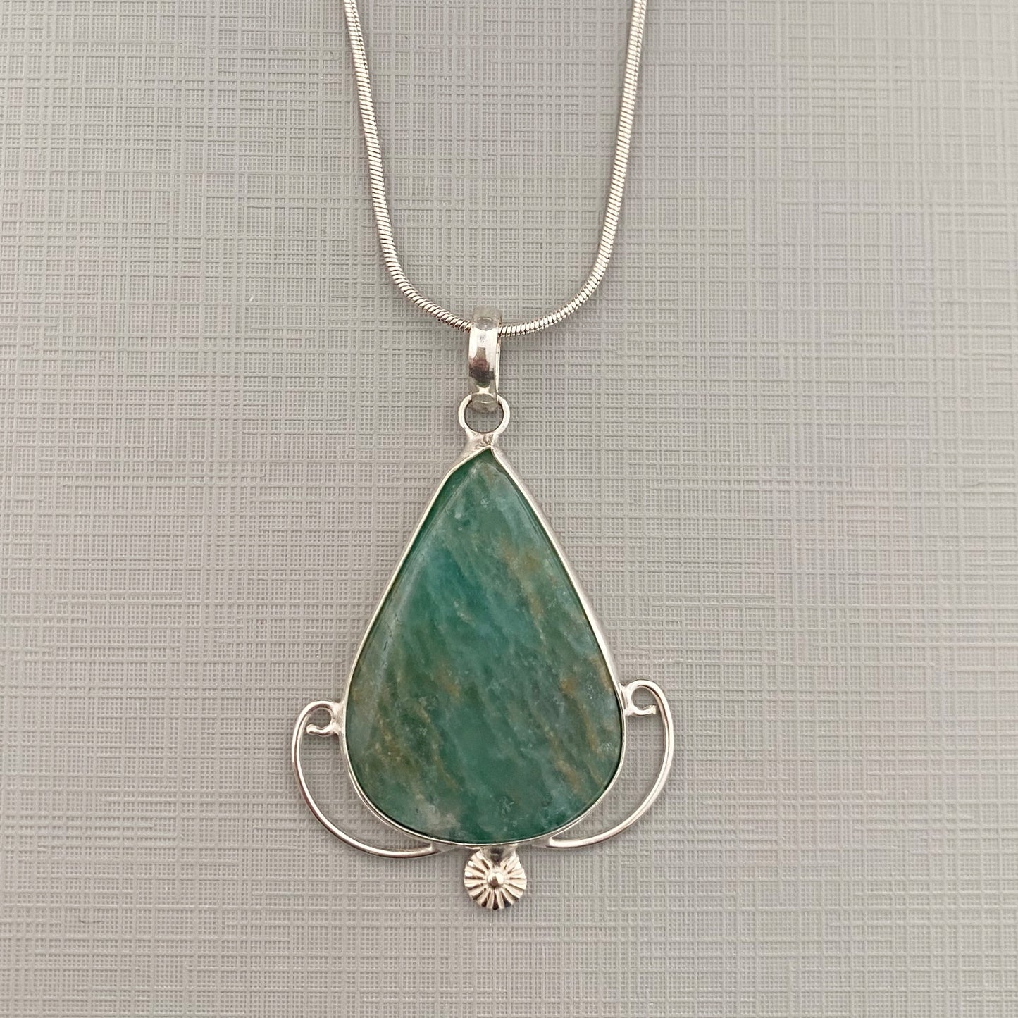 GREEN AVENTURINE ORNATE pendant