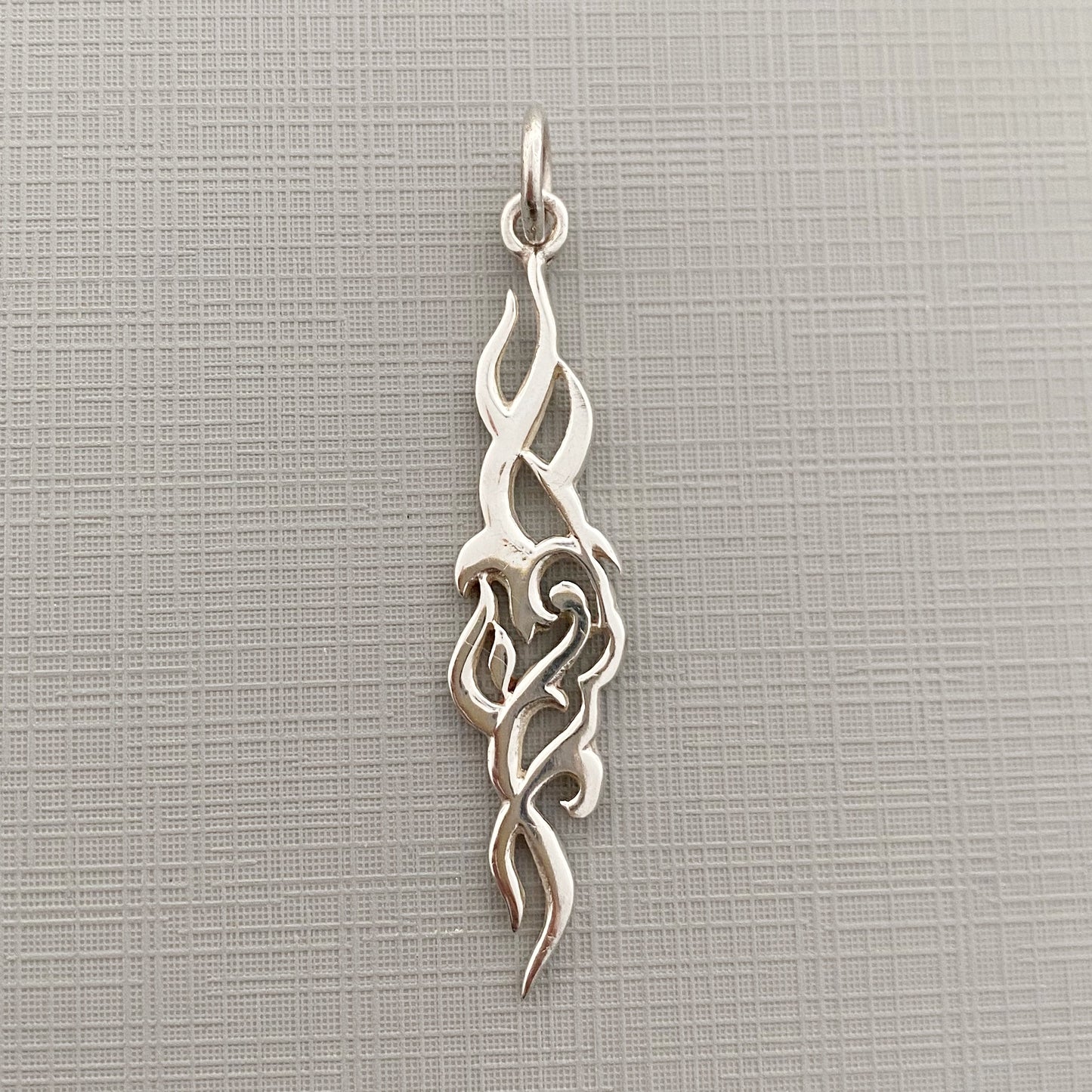 NEO TRIBAL pendant