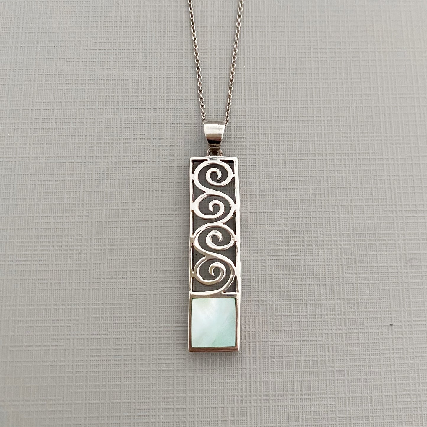 SWIRL SHELL necklace