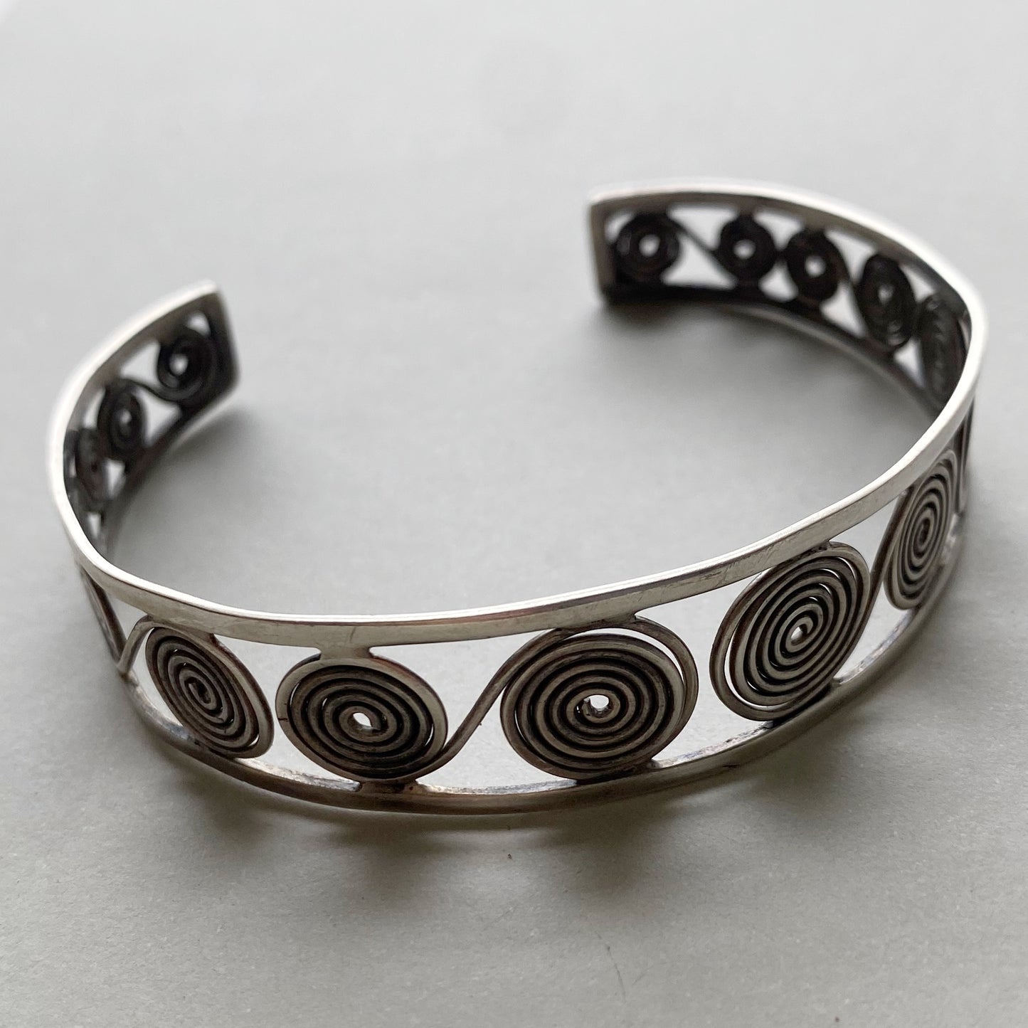 MULTI SWIRL cuff