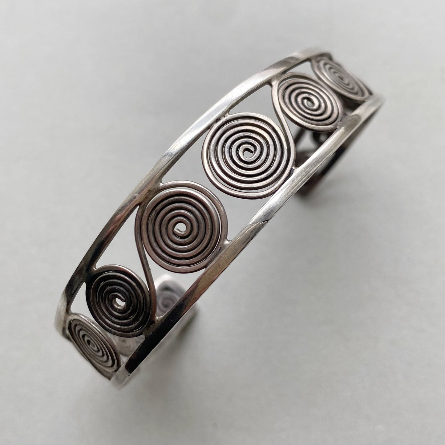 MULTI SWIRL cuff