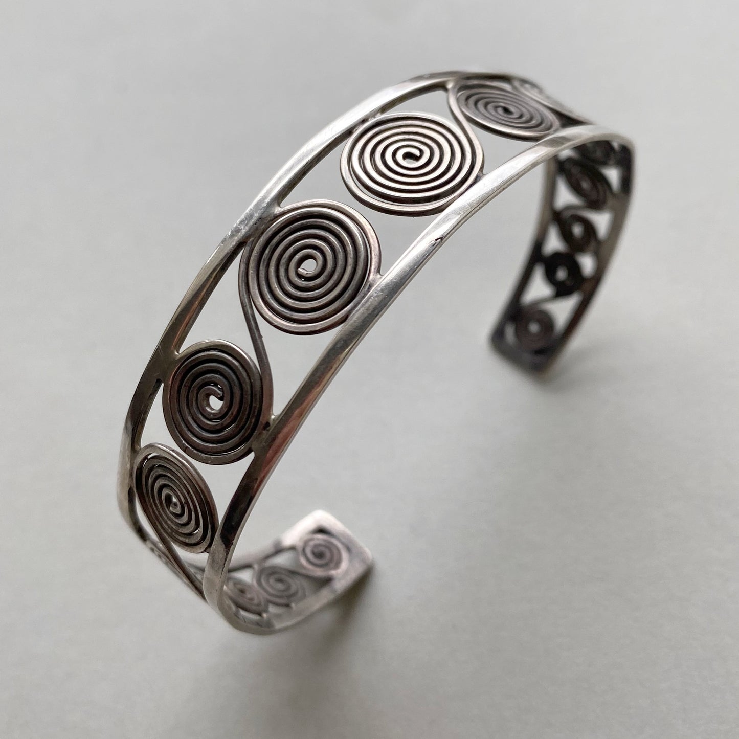 MULTI SWIRL cuff