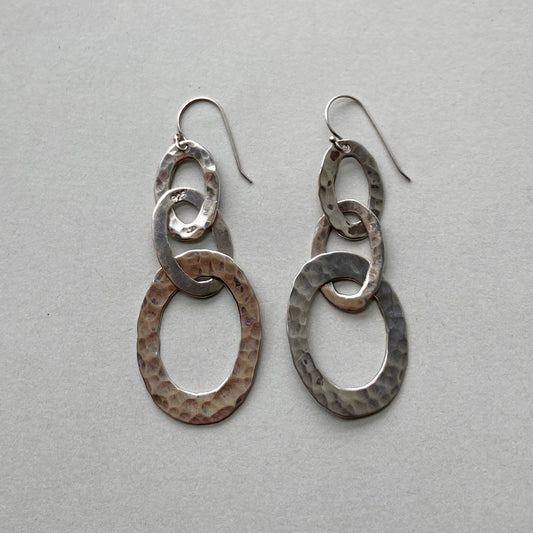 HAMMERED OVAL earrings