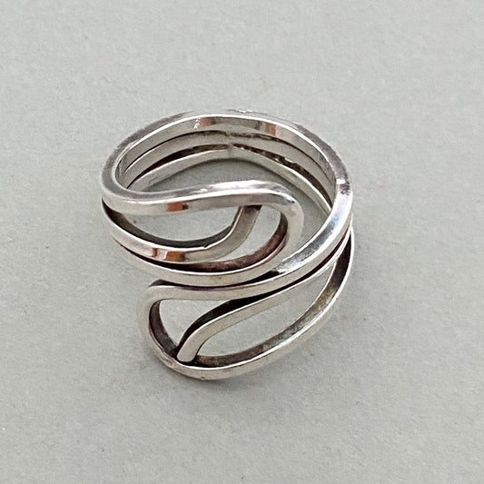 ABSTRACT SWIRL WAVE ring