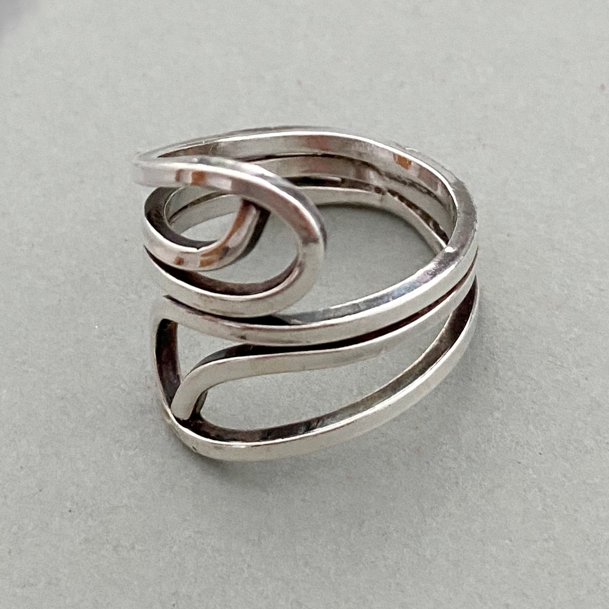 ABSTRACT SWIRL WAVE ring