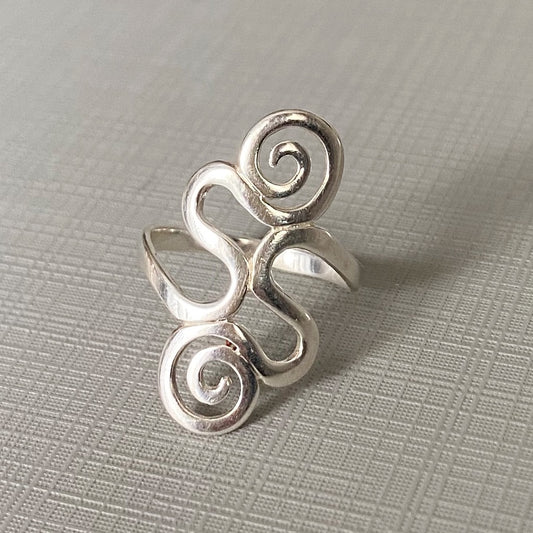SWIRL ring