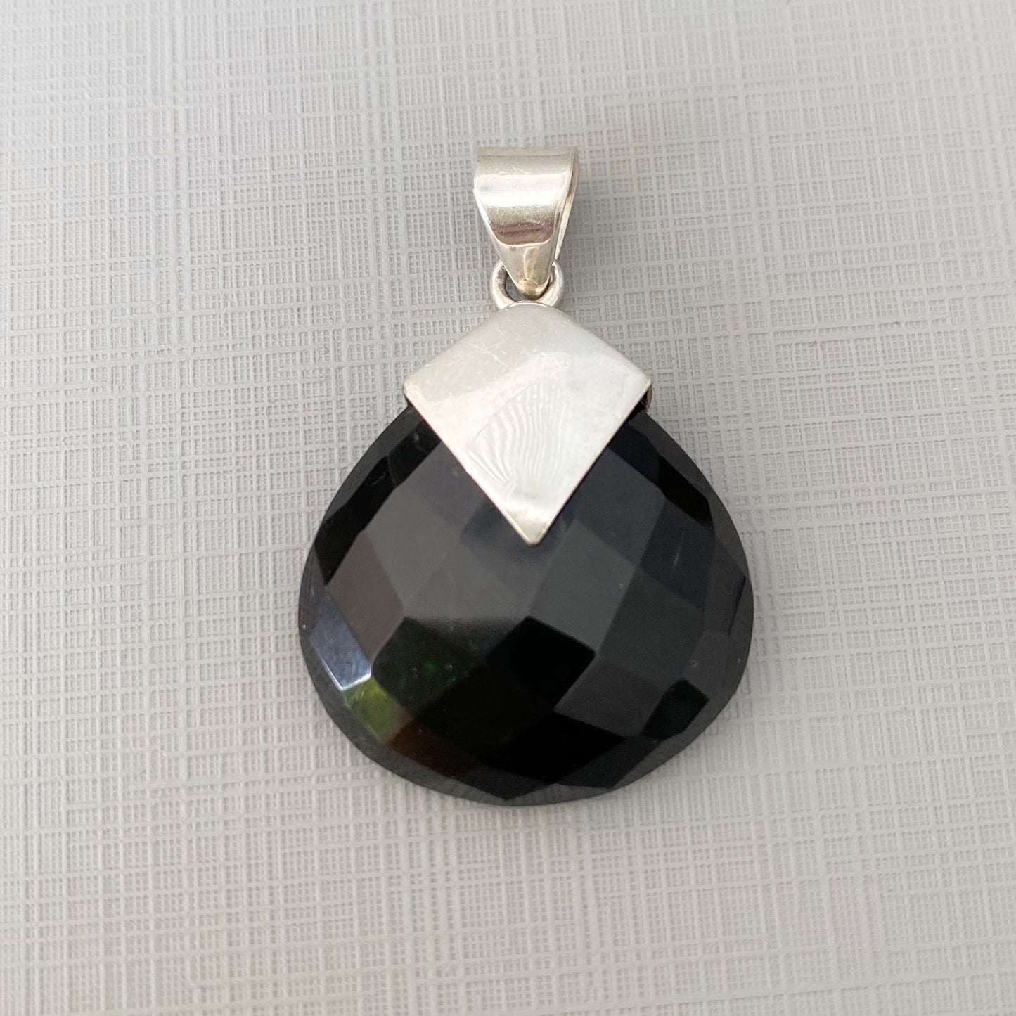 ONYX TEMPLE pendant