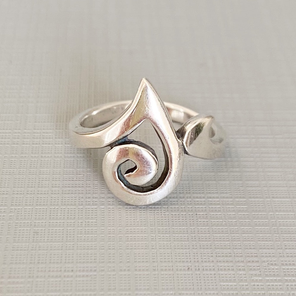 90’S TRIBAL TEAR ring