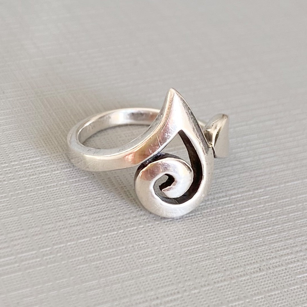 90’S TRIBAL TEAR ring
